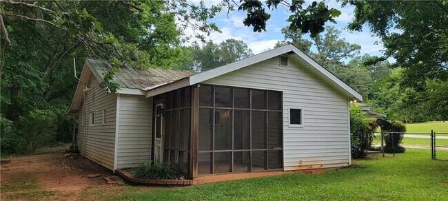 Foto del edificio - 5228 Central Church Rd