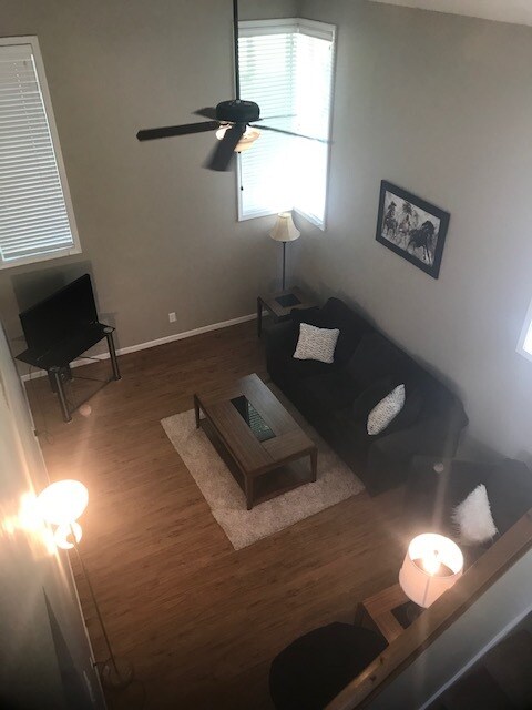 Foto del edificio - 208 Briarcrest Ct