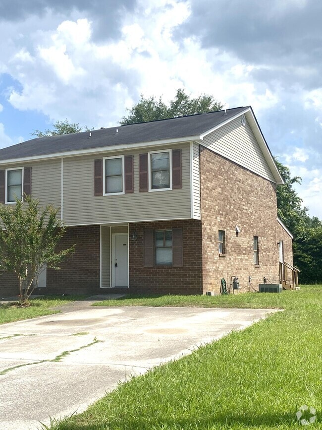 Building Photo - 1552 Goshen Rd