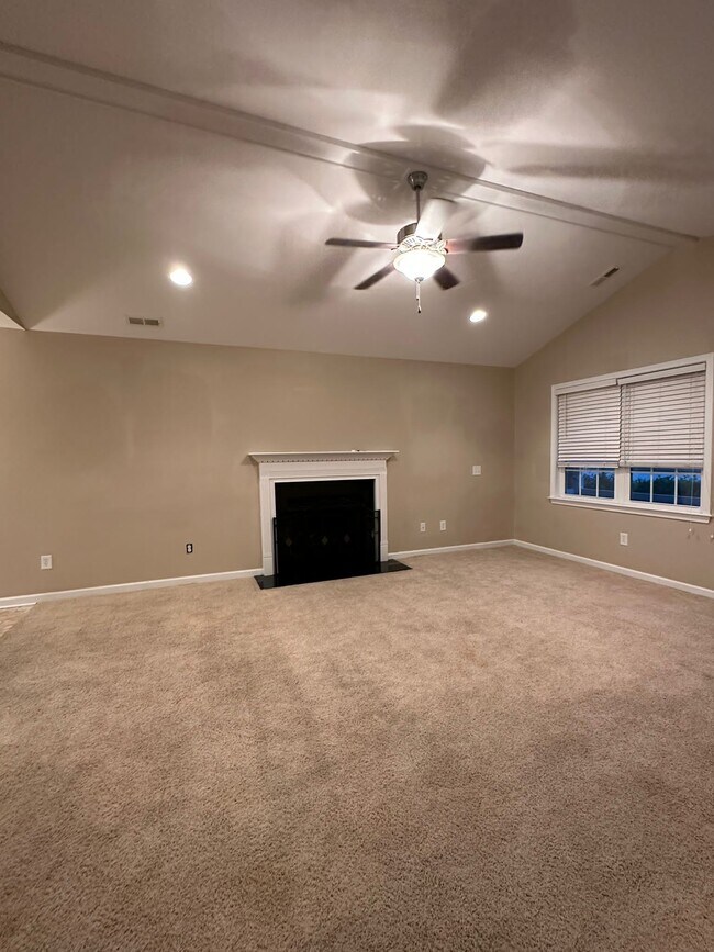 Foto del edificio - 2401 Westover Ln