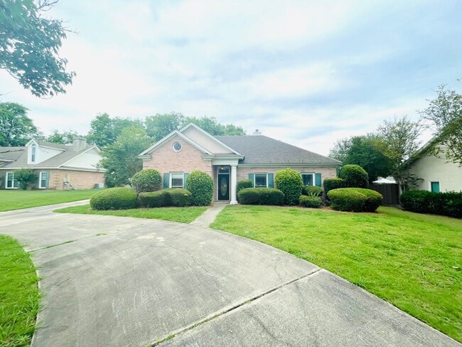 Building Photo - ** 4 bed 2.5 bath located in Sturbridge includes monthly pool service and chemicals ** Call 334-3...