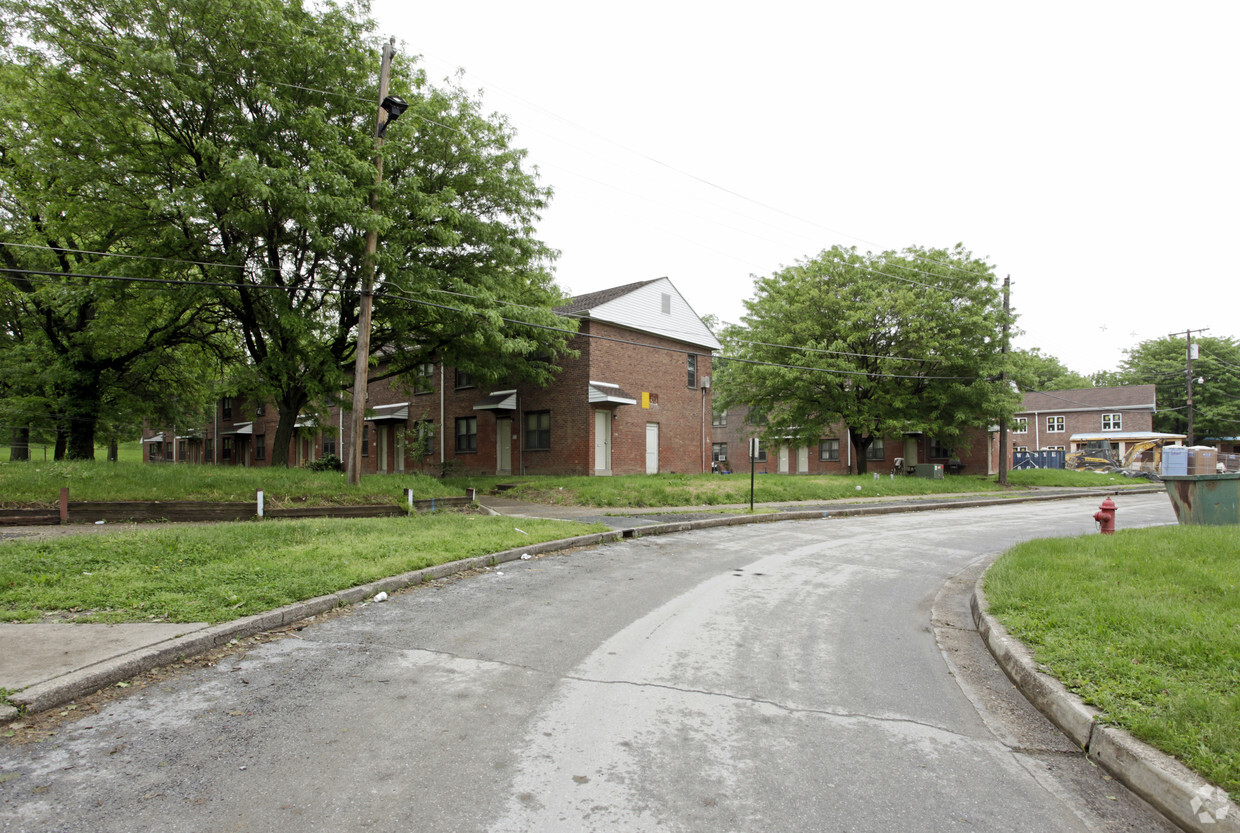 Building Photo - William Howard Day Homes