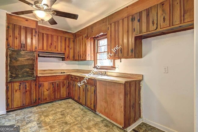 Building Photo - 4455 Fairfax Dr
