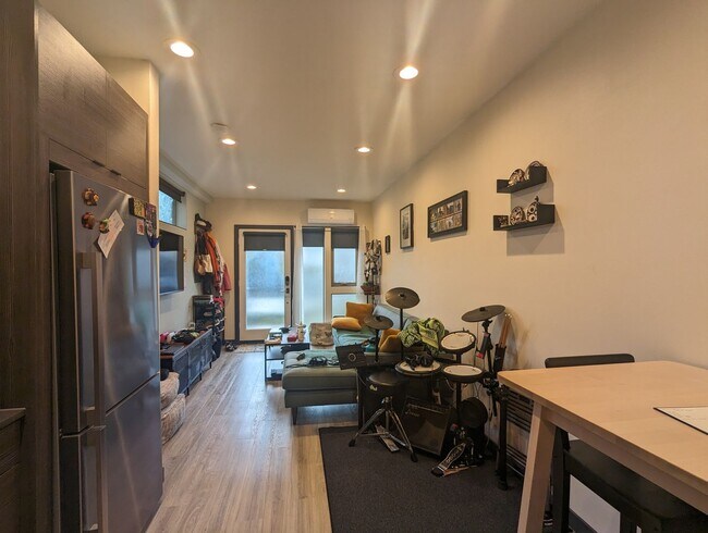 Foto del edificio - OPEN HOUSE Beatiful New Build Licton Sprin...