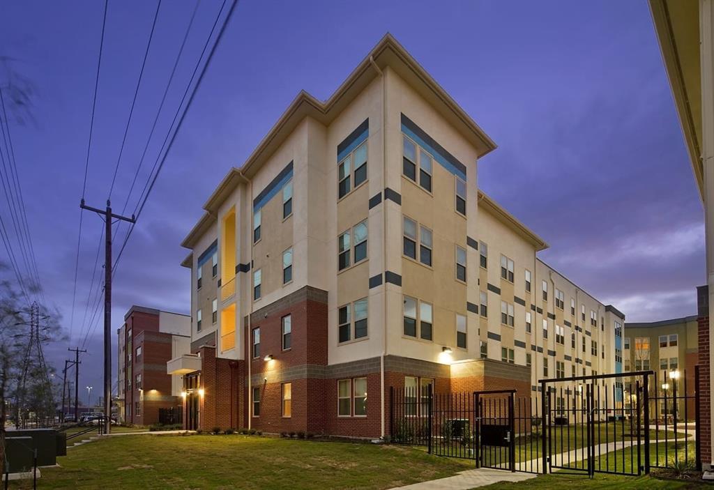 Foto principal - 703 N San Marcos