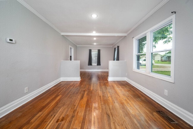 Foto del edificio - 120 E Screven St