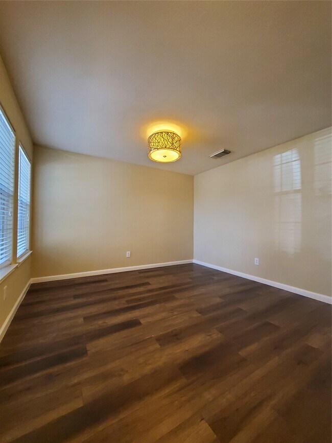 Foto del edificio - 9342 Canady Park Ln