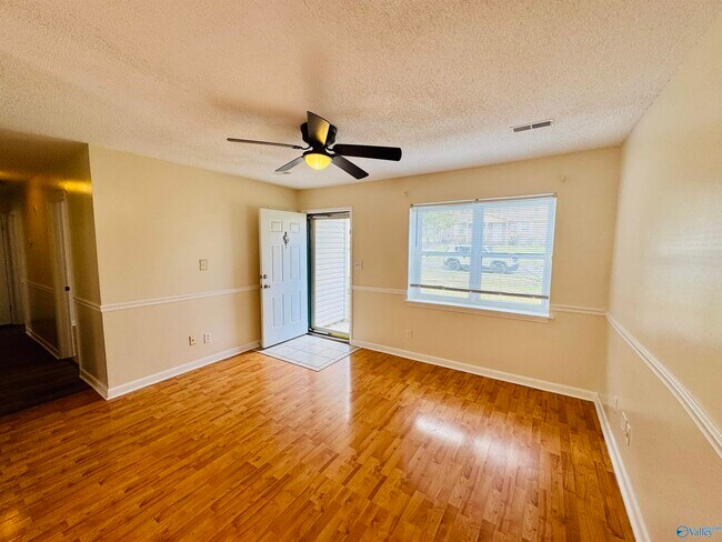 Foto del edificio - 13900 SW Wyandotte Dr