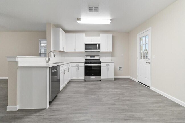 Foto del edificio - 14305 Cummins Way