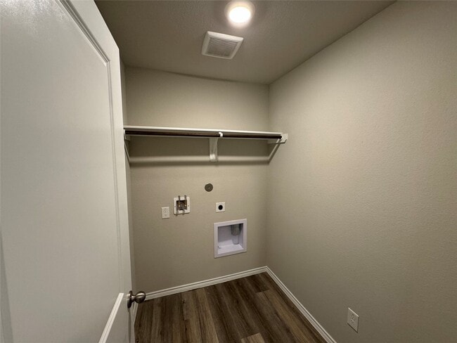 Building Photo - 209 Blanco Dr