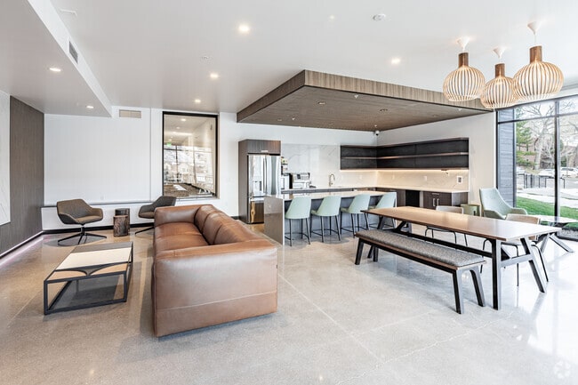 Clubhouse - Canyon View