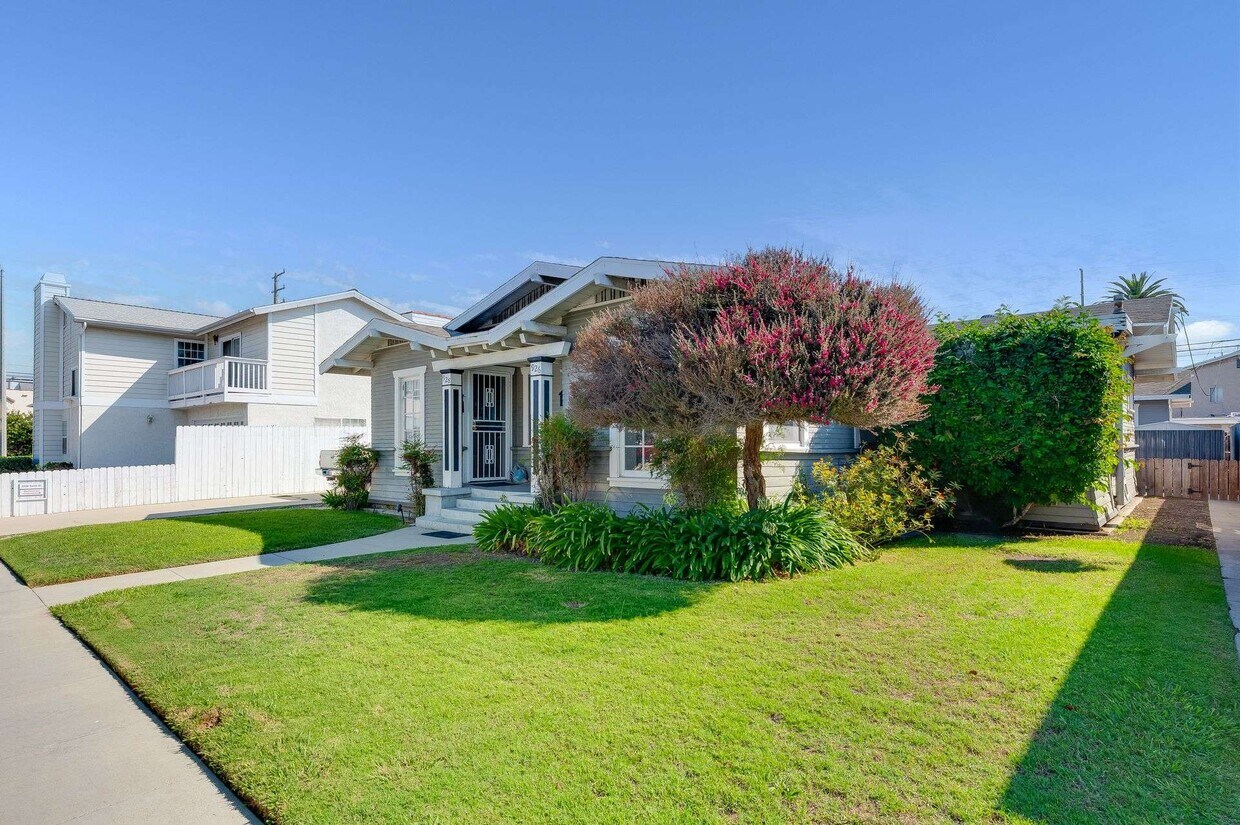 Foto principal - 926 Newport Ave
