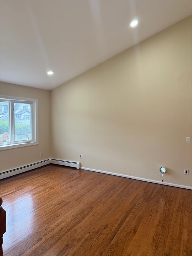 Primary Photo - 26 Meadow Ave