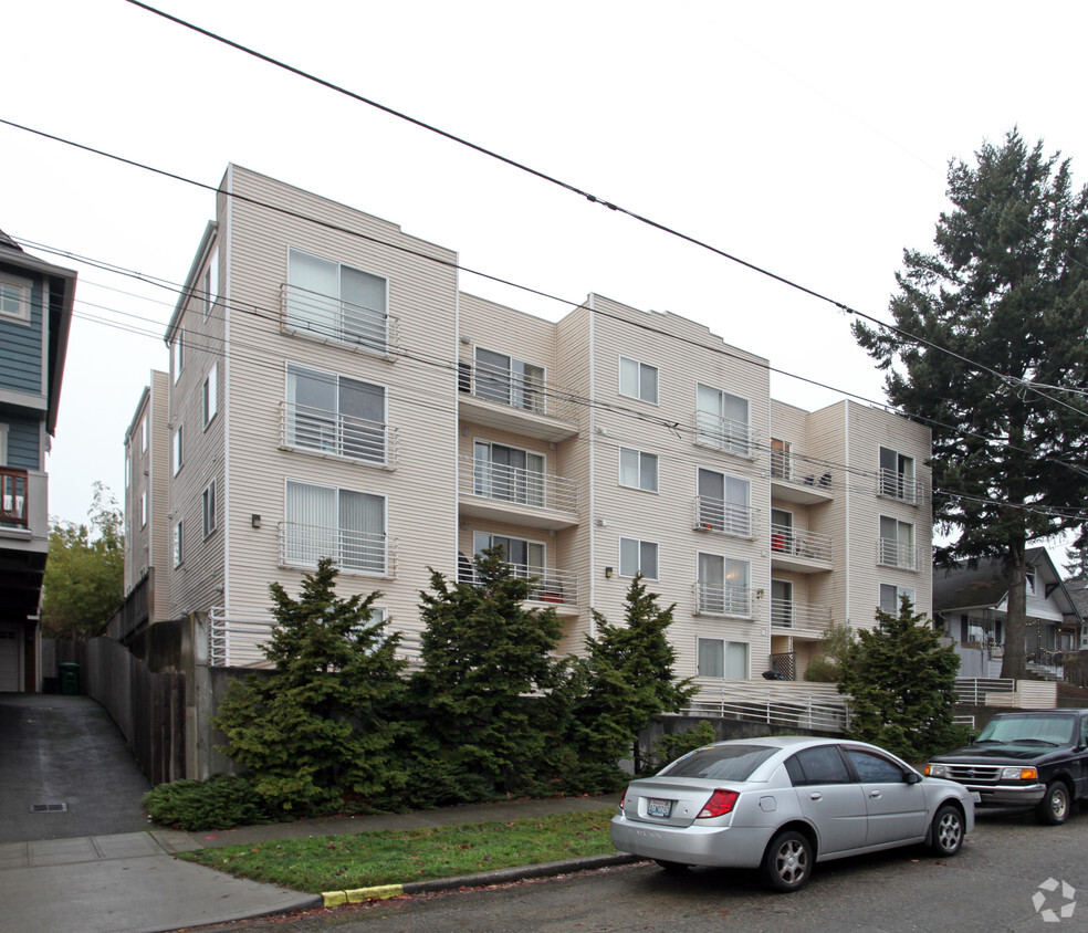 Primary Photo - Evanston Place Apartments