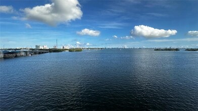 Building Photo - 7825 NE Bayshore Ct