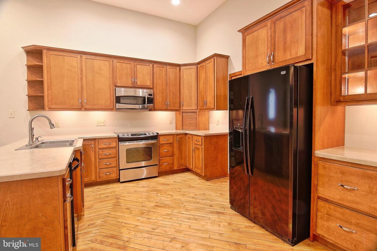 1314 E Philadelphia Ave Unit 1, Gilbertsville, PA 19525 Room for Rent