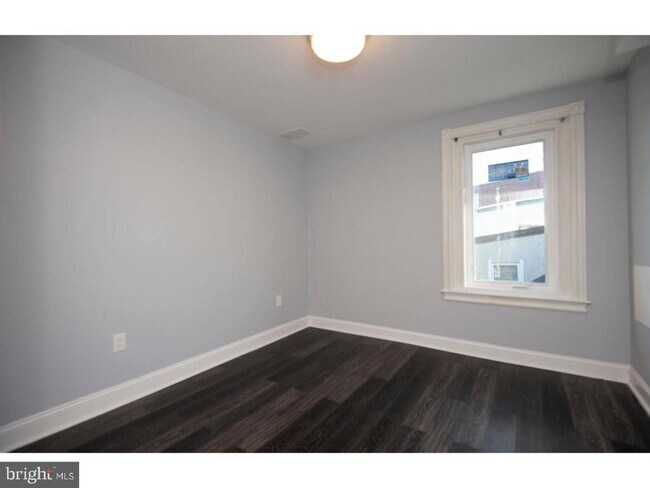 Foto del edificio - 217 W Lancaster Ave
