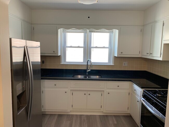 Foto del edificio - 5910 W Gunnison St