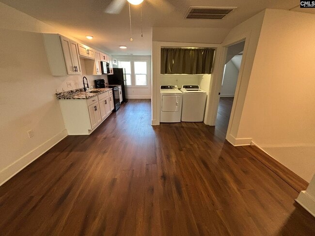 Building Photo - 329 S Saluda Ave