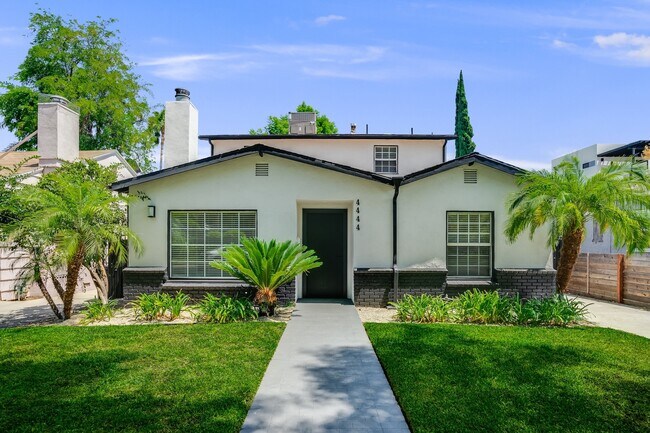 Building Photo - 4444 Cedros Ave