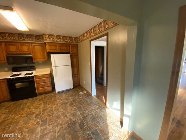 Building Photo - 3 br, 2 bath House - 706 Mound St