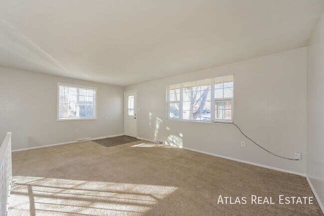 Foto del edificio - 8607 W 62nd Pl