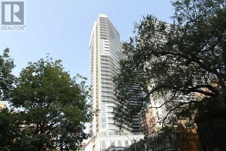 Building Photo - 77 Mutual St