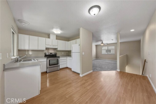 Foto del edificio - 687 Armstrong St
