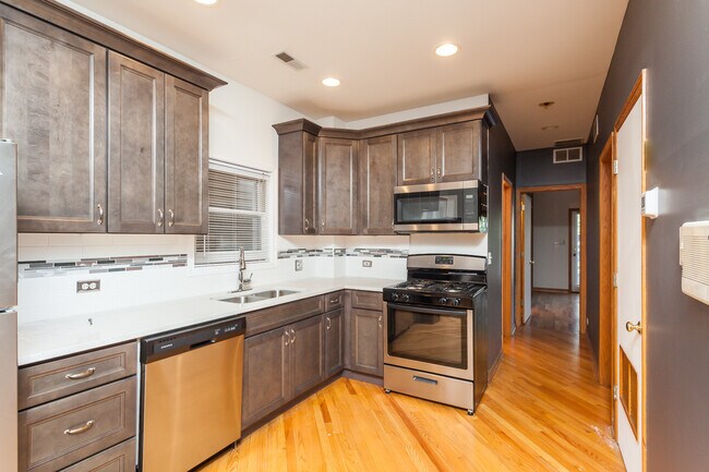Building Photo - 1714 N Ashland Ave