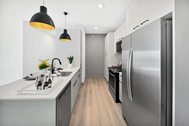 Foto del edificio - 2131 N Elston Ave