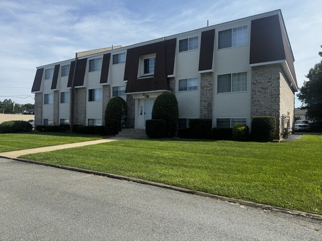 Building Photo - 182 Chenango Ave