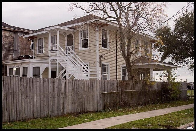 Building Photo - 2728 Avenue L