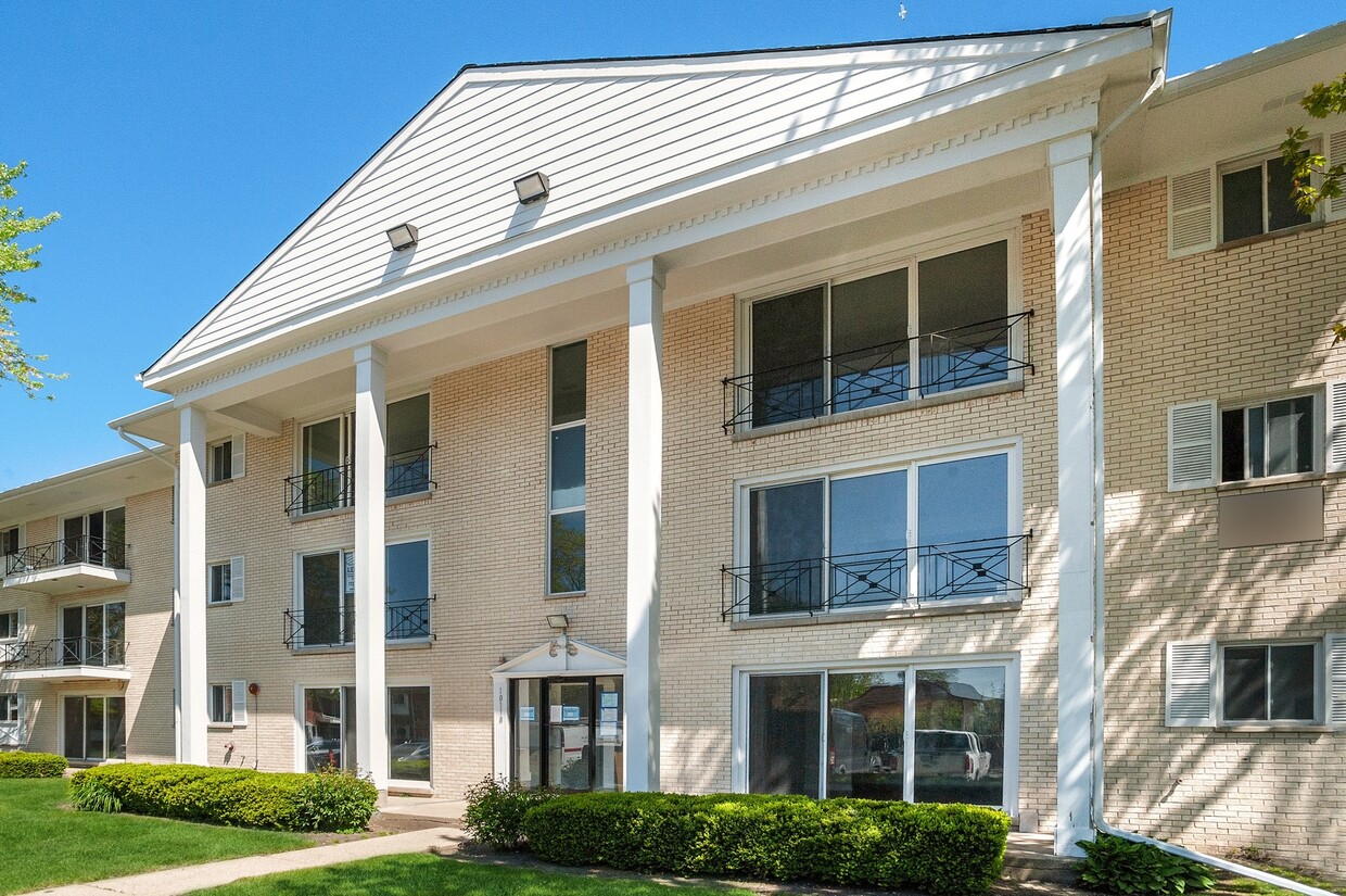 10118 Old Orchard Ct Unit 101, Skokie, IL 60076 Condo for Rent in
