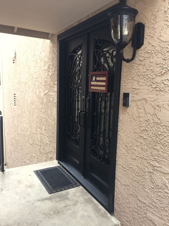 Foto del edificio - Completely Updated Golden Hills 3 Bdrm Plu...