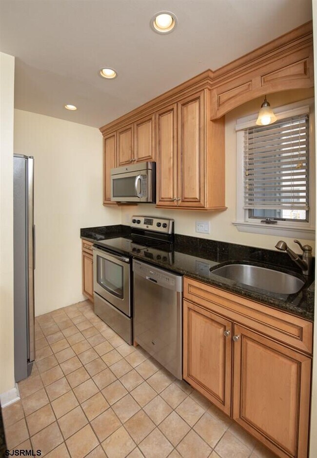 Foto del edificio - 221 N 36th Ave