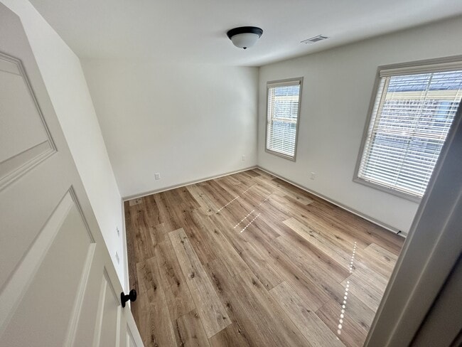 Building Photo - 9508 Dakota Dr