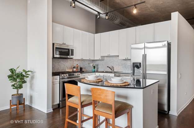 Foto del edificio - 900 N Kingsbury St