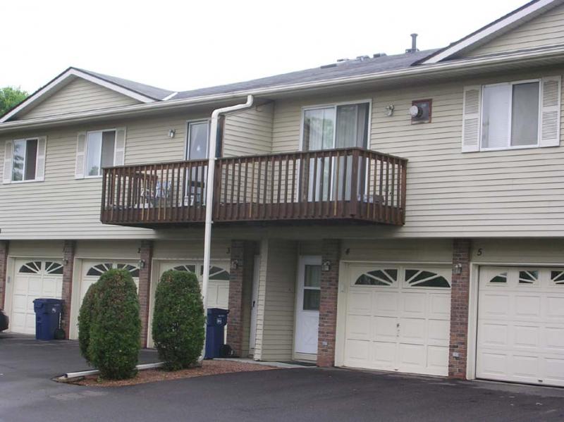 14230 44th Pl N Unit 4, Plymouth, MN 55446 Condo for Rent in Plymouth