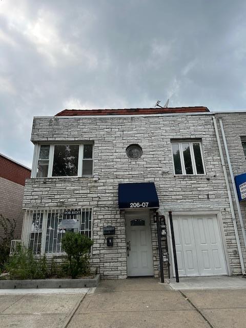 Foto del edificio - 206-07 Hillside Ave.
