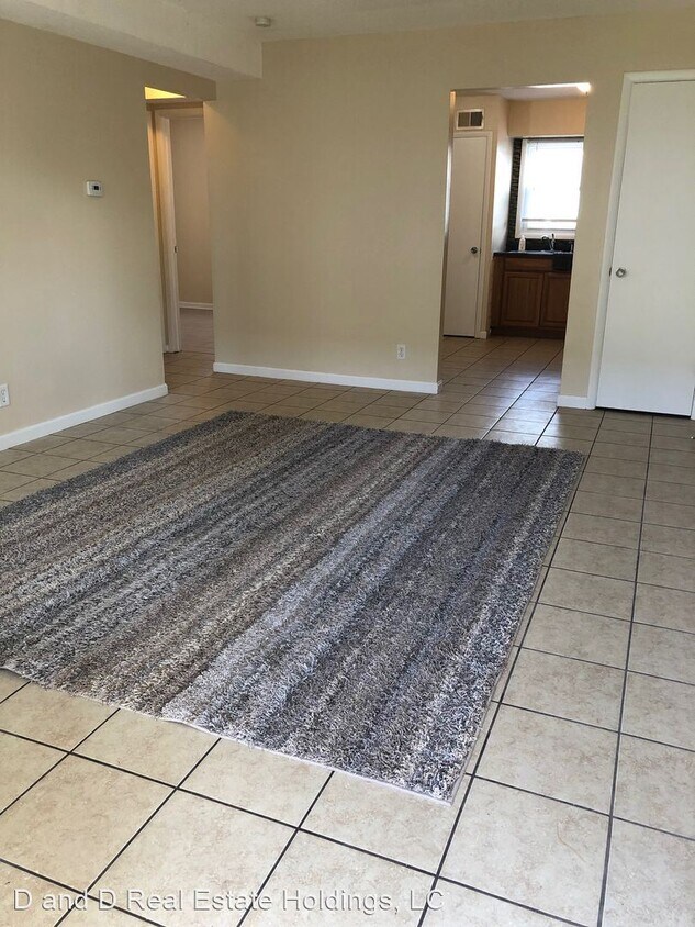 Primary Photo - 2 br, 1 bath Apartment - 3311, 3321 and 33...