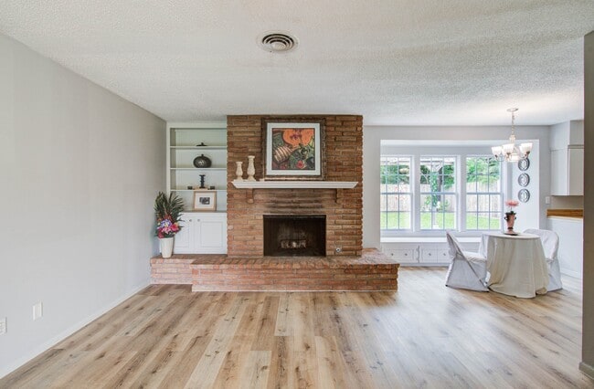 Building Photo - 5471 Kuldell Dr