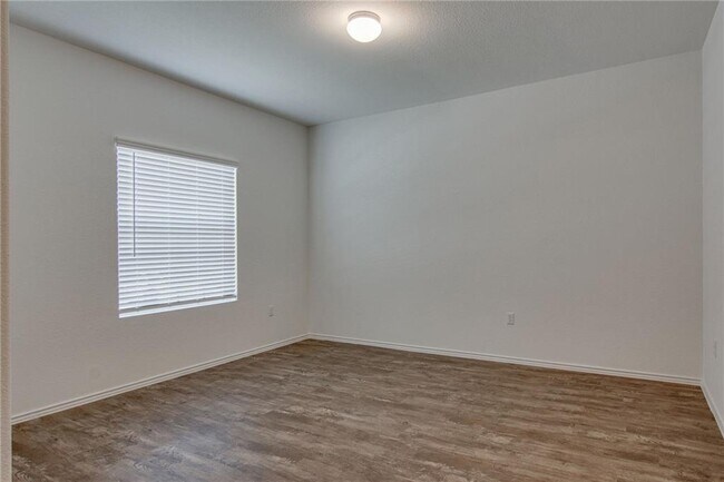 Foto del edificio - 6721 Hartlage St