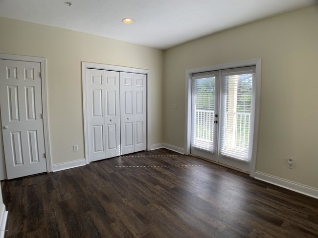 Building Photo - 212 Bonita Cir