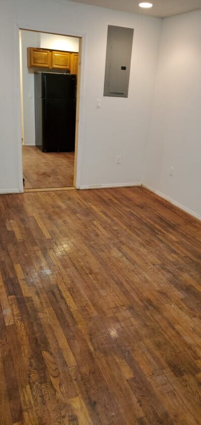 Primary Photo - 168 Brookdale Ave