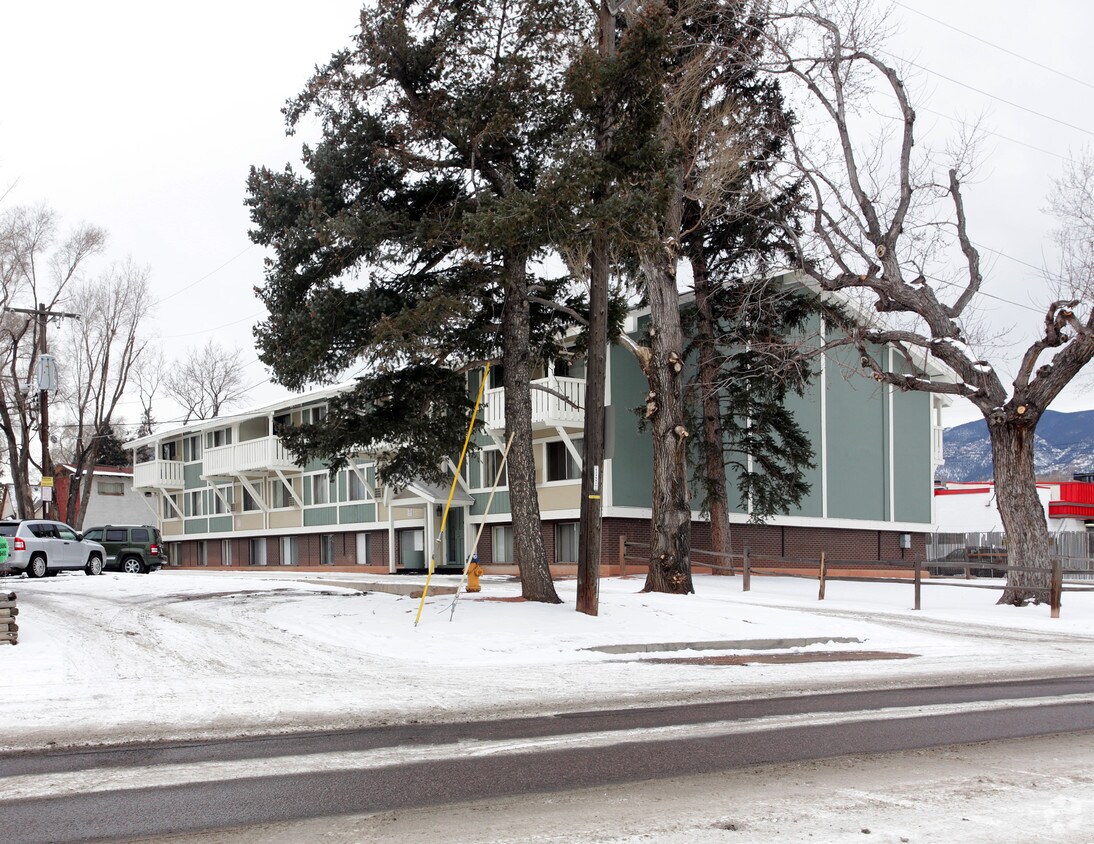The Woods Apartments - Meadows Pointe