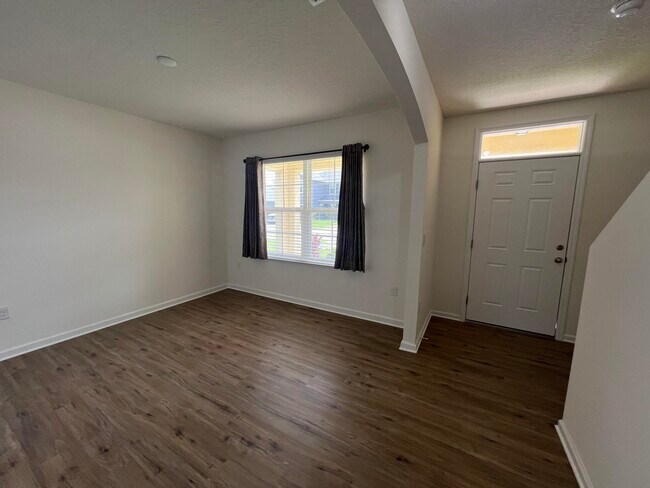 Building Photo - 1110 Newton Cir