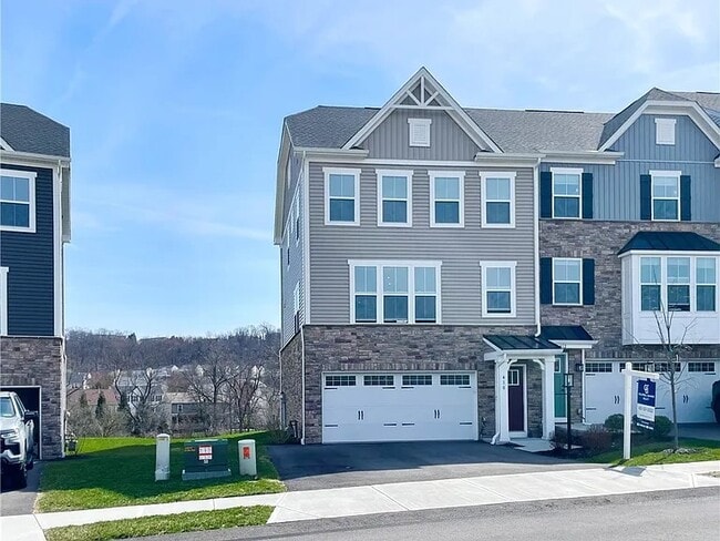 Building Photo - 410 Scharberry Ln