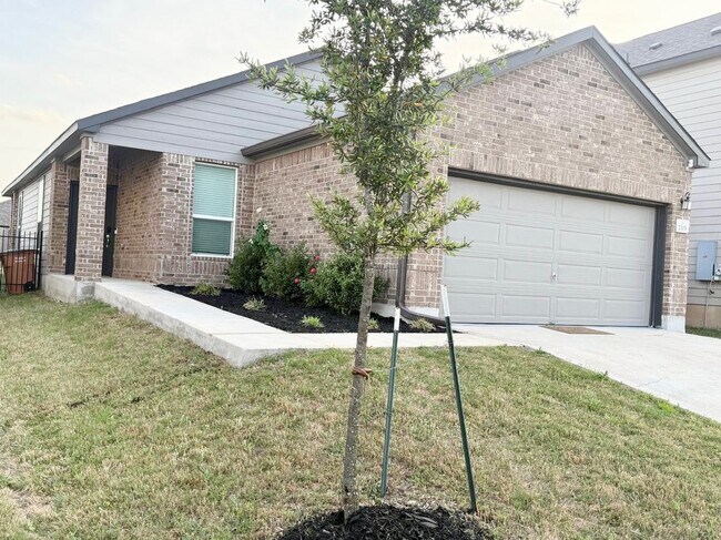 Building Photo - 7203 Summer Tanager Dr