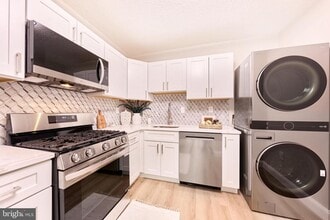 Building Photo - 3705 S George Mason Dr