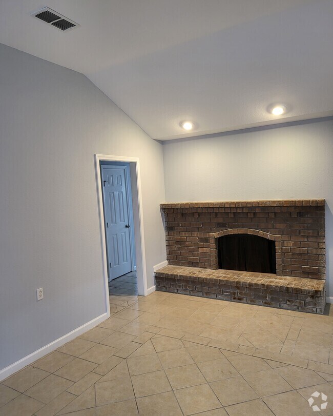 Apartments For Rent in Gramercy, LA with Parking 4 Rentals